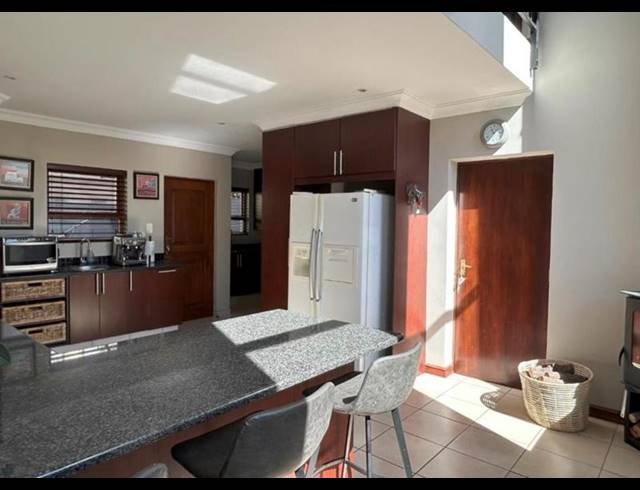 3 BEDROOM HOUSE FOR SALE IN GREENSTONE HILL